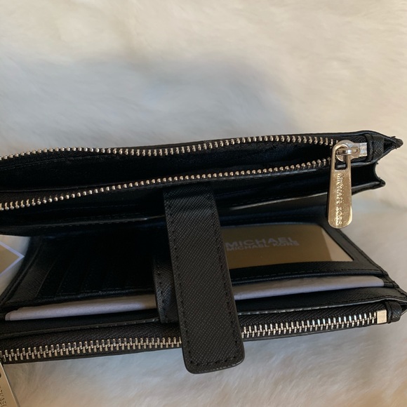 Michael Kors Jet Set Travel LG Double Zip Wristlet - Picture 4 of 6